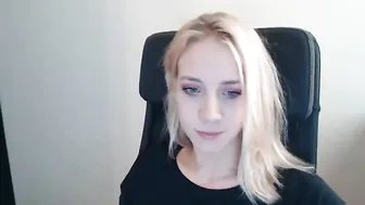 kimidrew chaturbate charming bitch spreads her legs