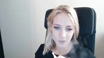 kimidrew chaturbate charming bitch spreads her legs