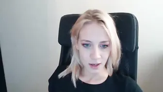 kimidrew chaturbate charming bitch spreads her legs