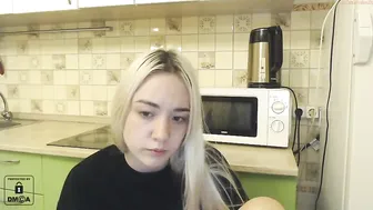 wunvmw chaturbate busty woman posing in panties