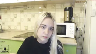 wunvmw chaturbate busty woman posing in panties