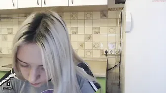 wunvmw chaturbate beautiful slut exposes big tits