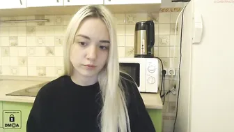 wunvmw chaturbate gorgeous confused fingering both holes