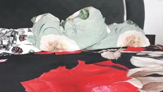 small_angels chaturbate takes off her panties