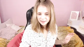 gray_bella chaturbate  private  from the burning brunette with a cool body