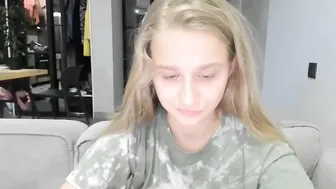 nancydrewxxx chaturbate the obstinate babe works the body with oil