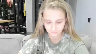 nancydrewxxx chaturbate the obstinate babe works the body with oil