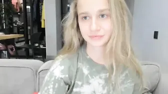 nancydrewxxx chaturbate the obstinate babe works the body with oil