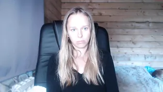 i_want__you_ chaturbate black haired bitch shows her boobs