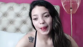 baby_dyke18 chaturbate hot latina fucks dildo