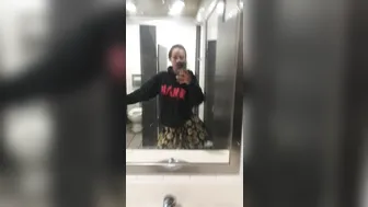 andreinadeluxe onlyfans blonde darling seductively rubs her cunt