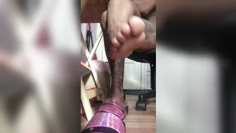 queenveinyfeet onlyfans Juicy brunette