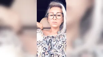 miss juliaa onlyfans big tit babe pulls clit