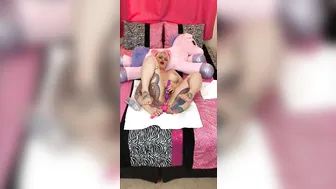 daizha morgann onlyfans rubs and fucks her pussy