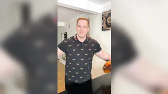 iamthmpsn onlyfans undresses and shows puffy bread