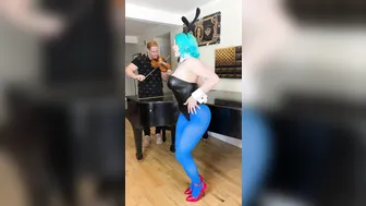 iamthmpsn onlyfans undresses and shows puffy bread