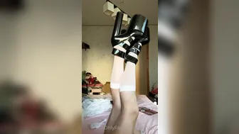 gloriasol onlyfans black-haired young lady in stockings masturbates her shaved pussy