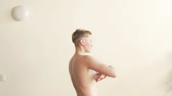 jiz lee onlyfans sweet chick fucks both holes