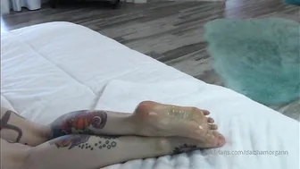 daizha morgann onlyfans cute milf fucks shaved cunt