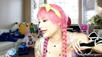 daizha morgann onlyfans hot lady passionately pulls pussy