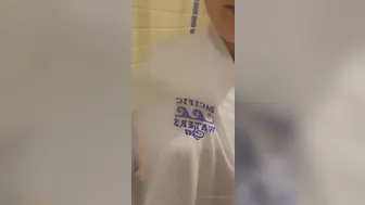 daizha morgann onlyfans attractive chick is pounded with a bottle in the ass.