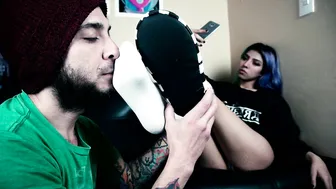 abdoll manyvids onlyfans juicy babe fucks her shaved pussy