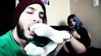 abdoll manyvids onlyfans juicy babe fucks her shaved pussy