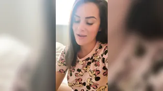 charlie rose onlyfans cute bitch caresses sex lips