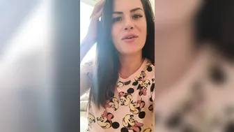 charlie rose onlyfans cute bitch caresses sex lips