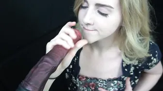 missprincesskay manyvids onlyfans black-haired babe jerks off her cunt