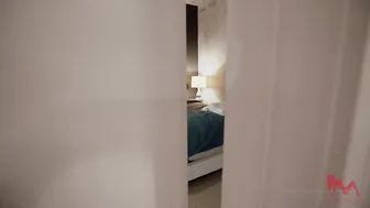 gianna dior onlyfans shakes while husband is not at home