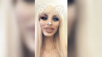 aleeuk onlyfans hot brunette girl gently masturbates cunt