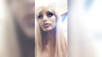 aleeuk onlyfans hot brunette girl gently masturbates cunt