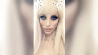 aleeuk onlyfans hot brunette girl gently masturbates cunt