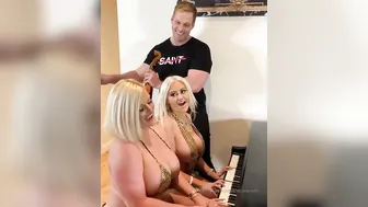 thejuliecash onlyfans cute passion masturbates shaved holes