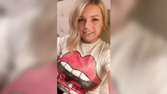 cali hotwife onlyfans lustful babe caresses herself with fingers