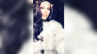 aleeuk onlyfans gorgeous blonde seduces with big tits