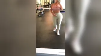 thejuliecash_ onlyfans beautiful bitch fucks herself with a phallus