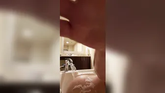 ryleeraye_ onlyfans crazy queen gently pulls the vagina