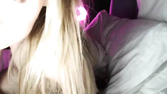 aleXis Hot chick caresses big ass