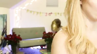 bdayaustin Pretty lady fucking pussy with sex machine