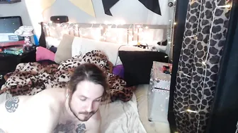 nattynatta Impressive babe dancing striptease