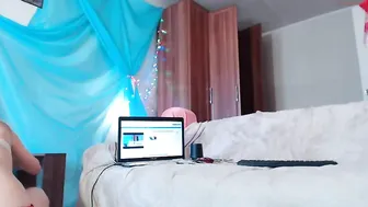 sofiabaileys Spectacular blonde fingering dude's penis