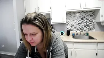 lexxxierose sexually doing cleaning