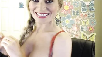 jessperation Attractive slut shows underwear