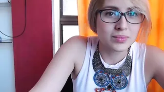 hottercute Exquisite woman fucks herself