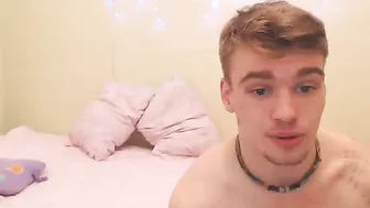 wish_maker Busty woman posing in french chat