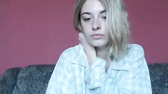 silent_shot Busty bitch caresses shaved cunt