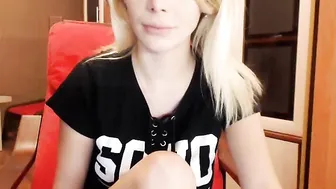 chaarminggirl Busty curvy masturbates vagina