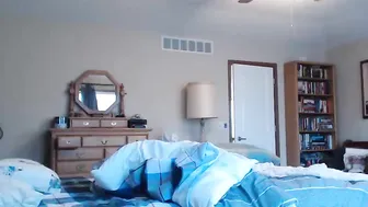 tommy0468 Naked babe puts sisyadry